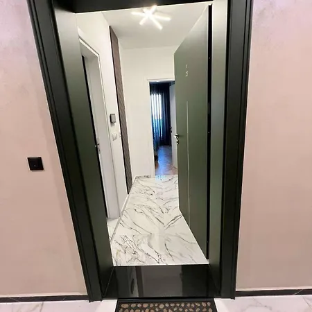 Lux *